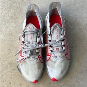 Nike Zoom Gravity Coral, Grey and White Sneakers